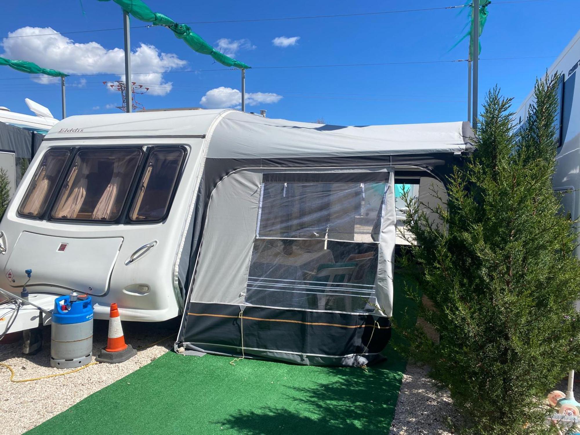Caravana Estatica En Mediterraneo *